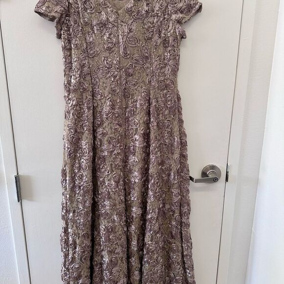 Alex Evenings Rosette A-Line Gown - Picture 7 of 7